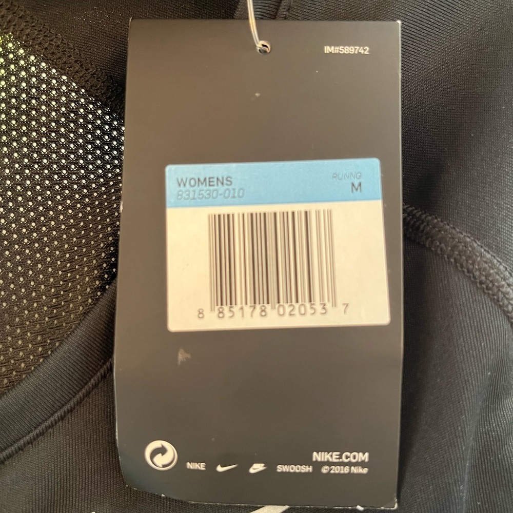NIKE Shirt - Picture 5 of 5